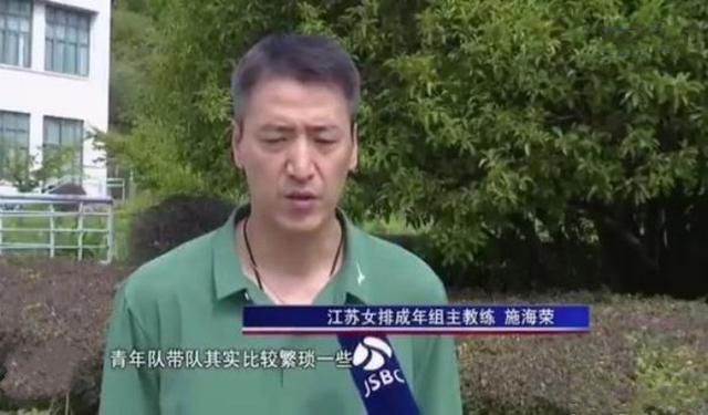 她越是哭求他越是狠