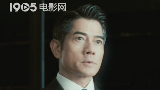 美女露胸的视频